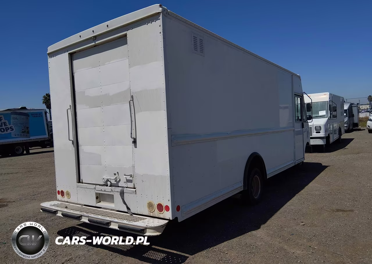 2015 Ford E-450 Stripped VIN:1FC3E4KL5FDA06617 - 4