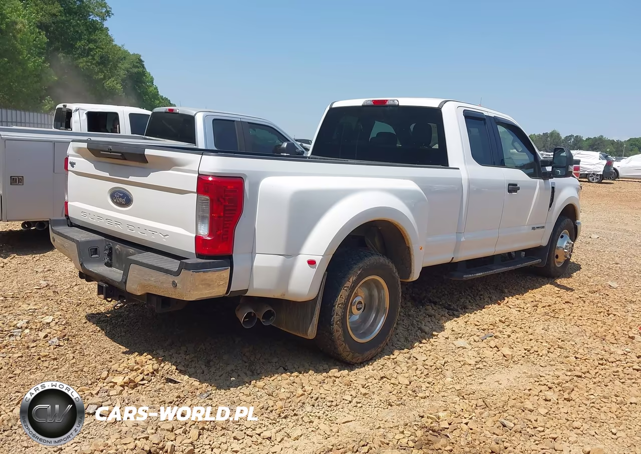 2017 Ford F-350 Xlt VIN:1FT8X3CT8HED63702 - 4