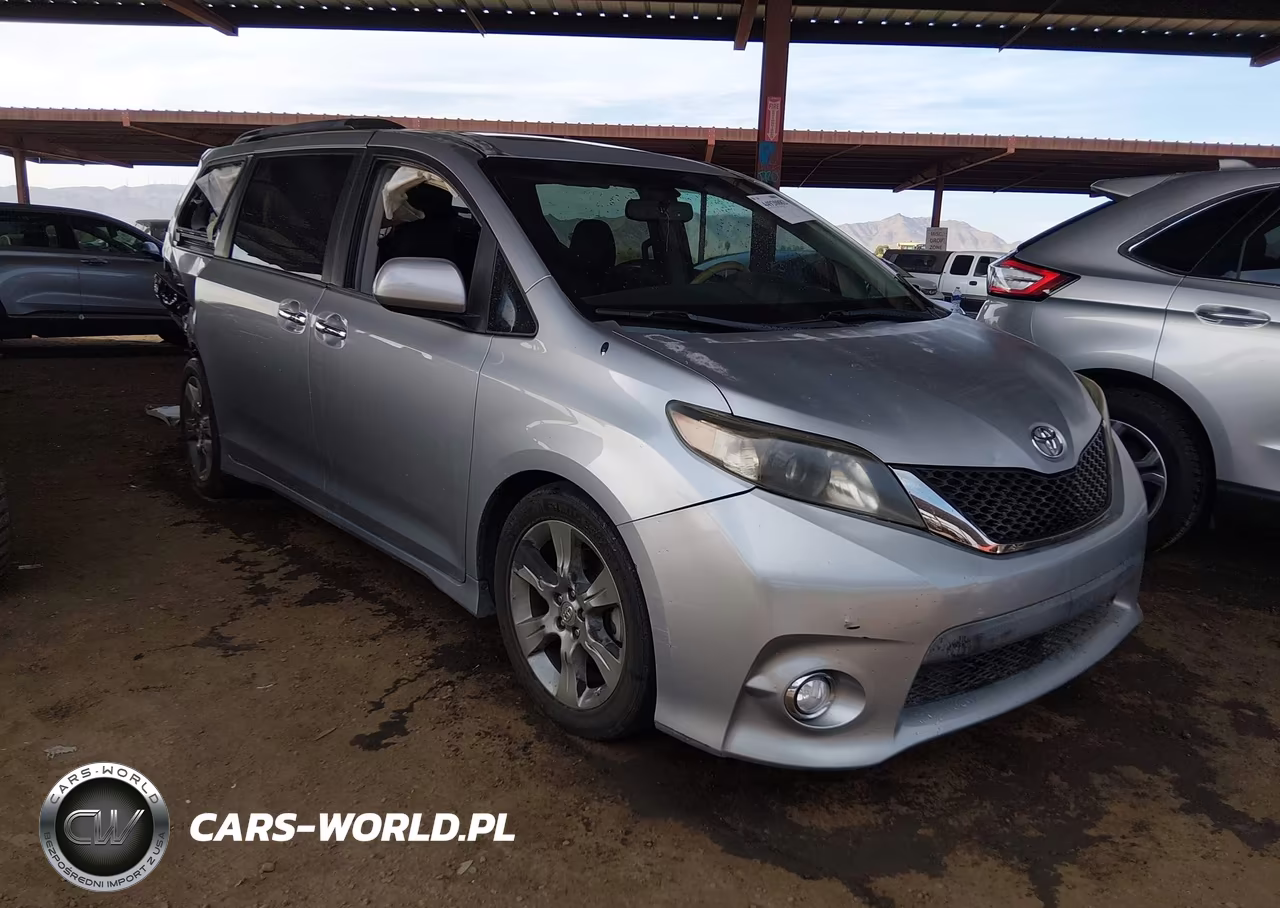 2014 Toyota Sienna Se 8 Passenger