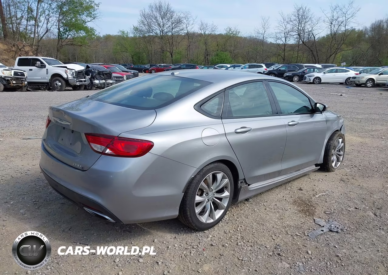 2015 Chrysler 200 S VIN:1C3CCCBG4FN517690 - 4