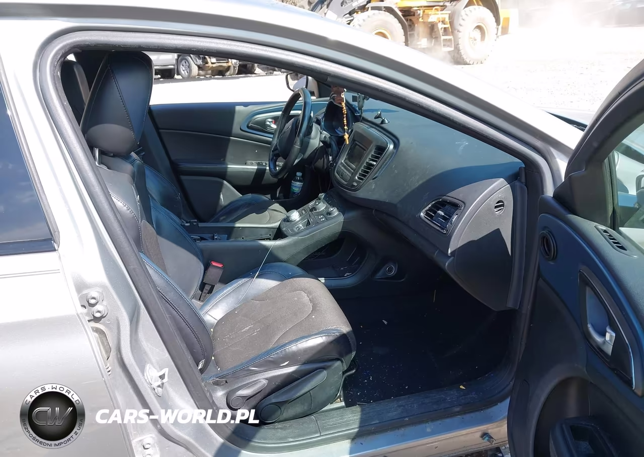 2015 Chrysler 200 S VIN:1C3CCCBG4FN517690 - 5
