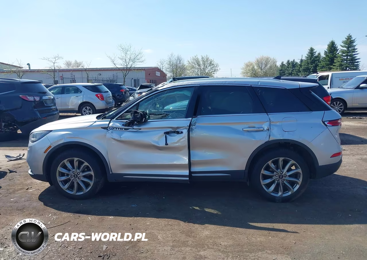 2020 Lincoln Corsair Standard VIN:5LMCJ1D93LUL28138 - 13