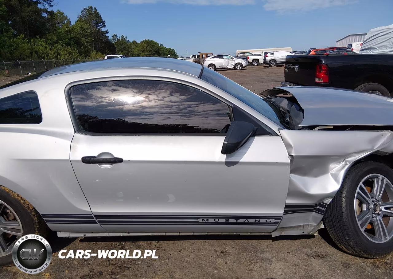 2010 Ford Mustang V6 Premium VIN:1ZVBP8AN2A5109512 - 14
