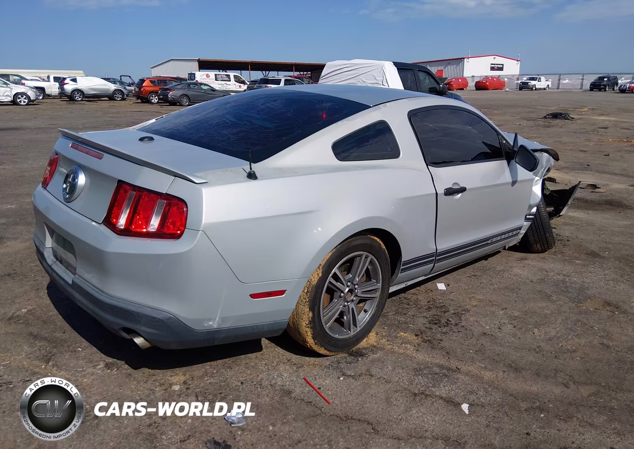 2010 Ford Mustang V6 Premium VIN:1ZVBP8AN2A5109512 - 4