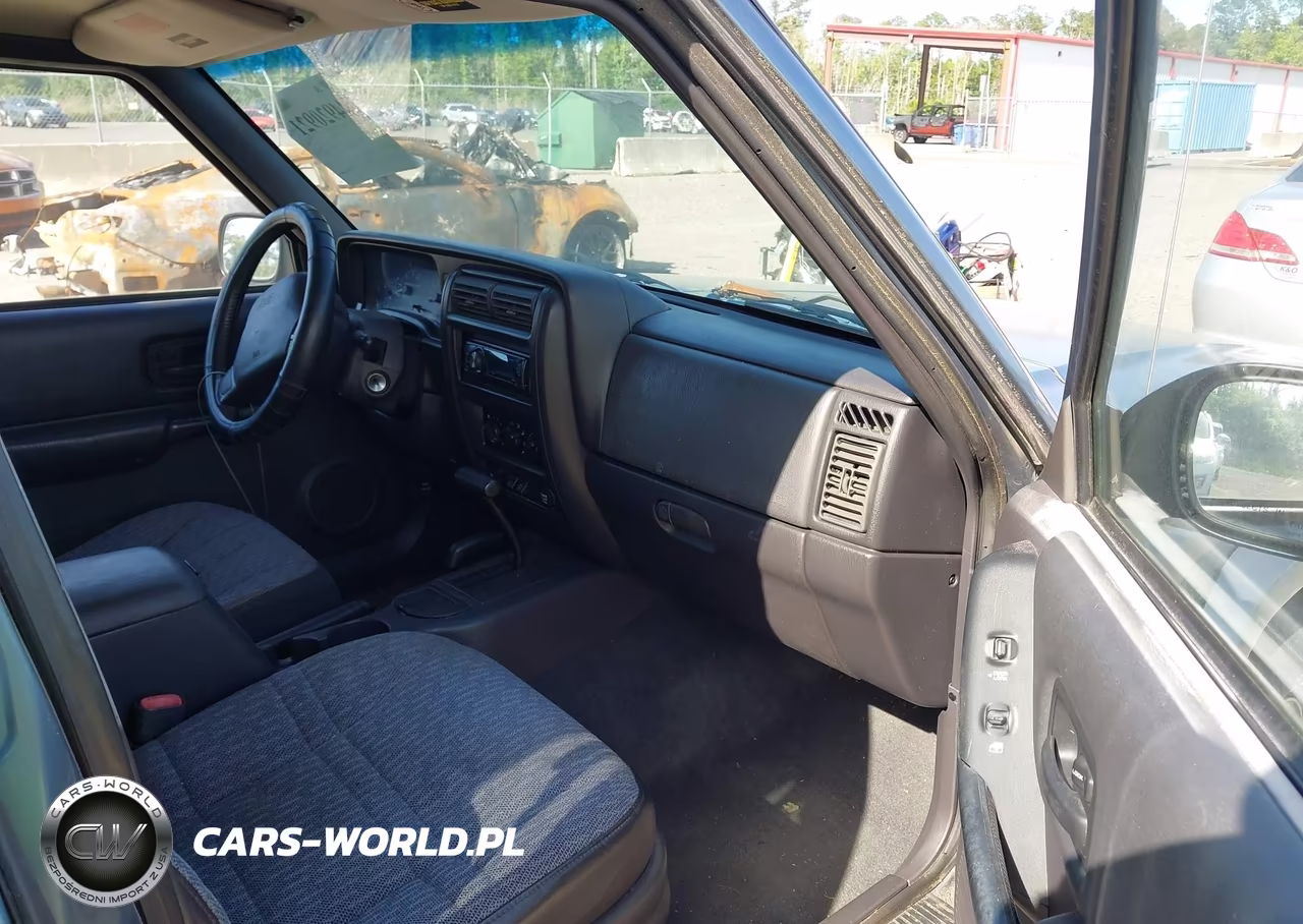 1999 Jeep Cherokee Classic-Sport VIN:1J4FF68S3XL623679 - 5