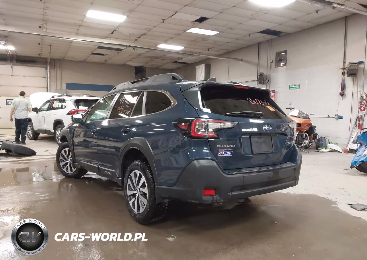 2024 Subaru Outback Premium VIN:4S4BTACCXR3121945 - 3