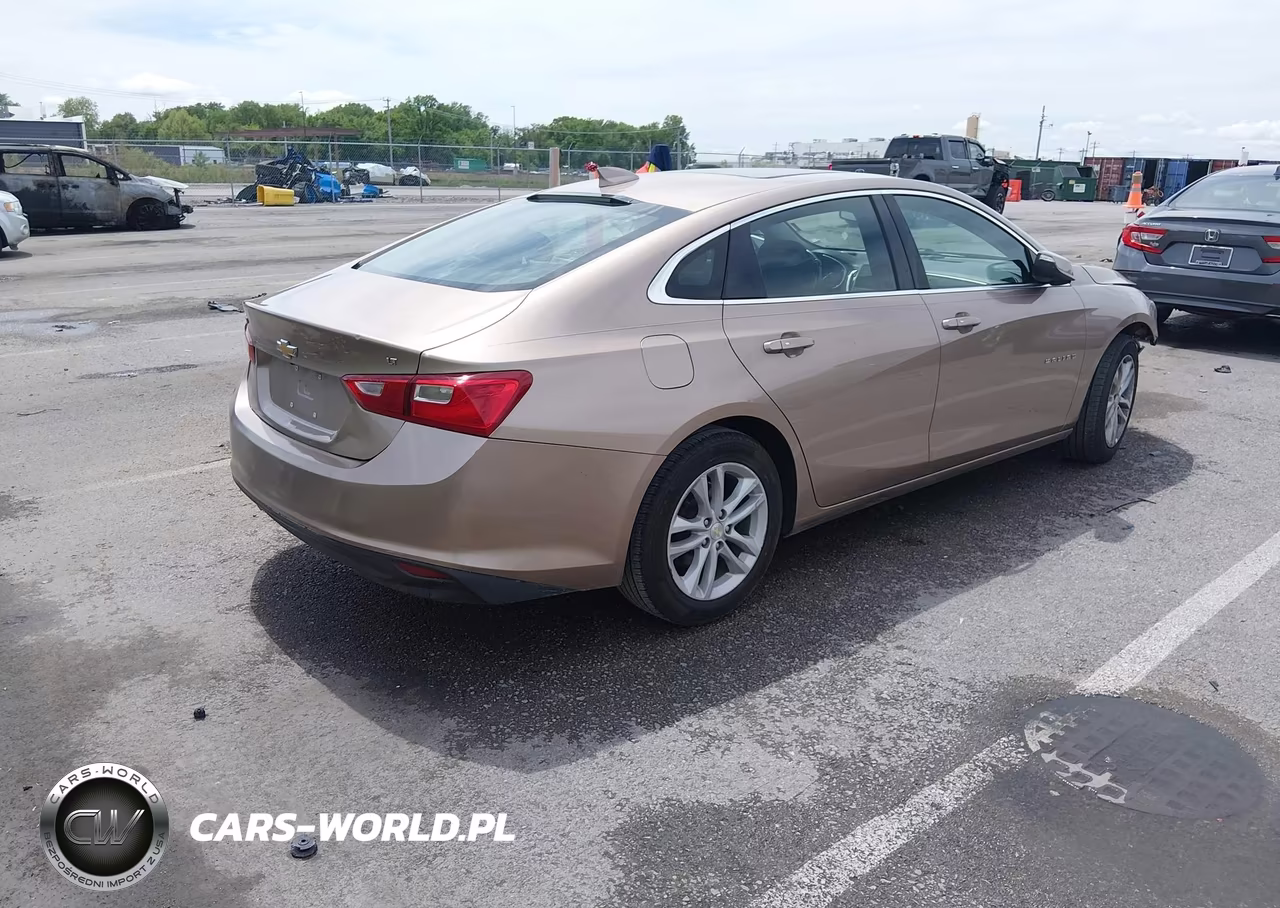 2018 Chevrolet Malibu Lt VIN:1G1ZD5STXJF121108 - 4
