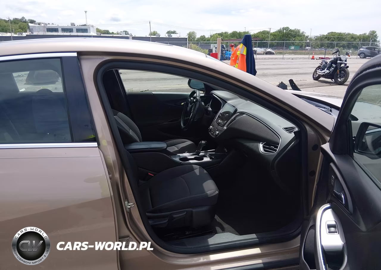 2018 Chevrolet Malibu Lt VIN:1G1ZD5STXJF121108 - 5