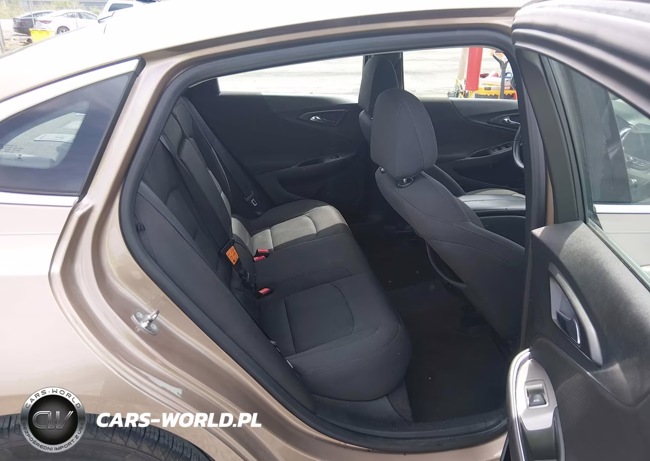 2018 Chevrolet Malibu Lt VIN:1G1ZD5STXJF121108 - 8