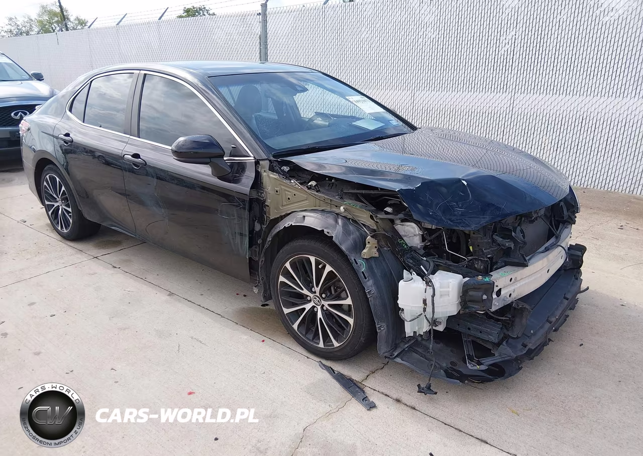 2018 Toyota Camry Se – zdjęcie 1 z 16