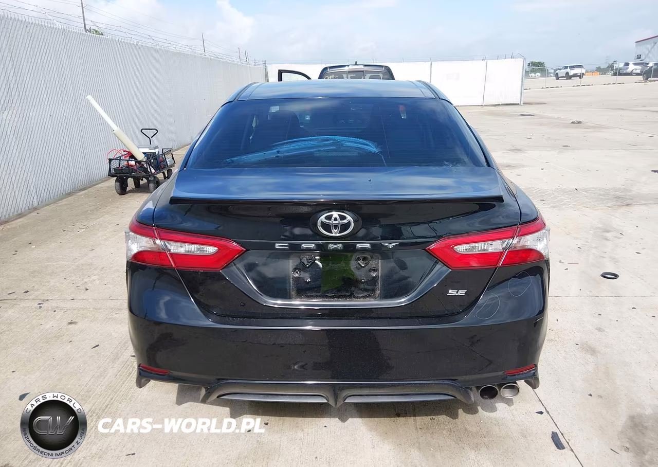 2018 Toyota Camry Se VIN:4T1B11HK4JU586791 - 16