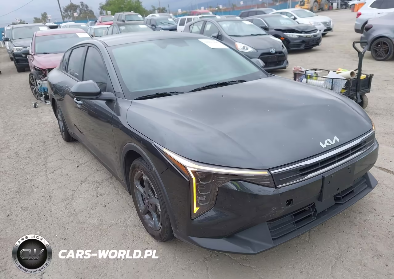 2025 Kia K4 Lxs – zdjęcie 1 z 16