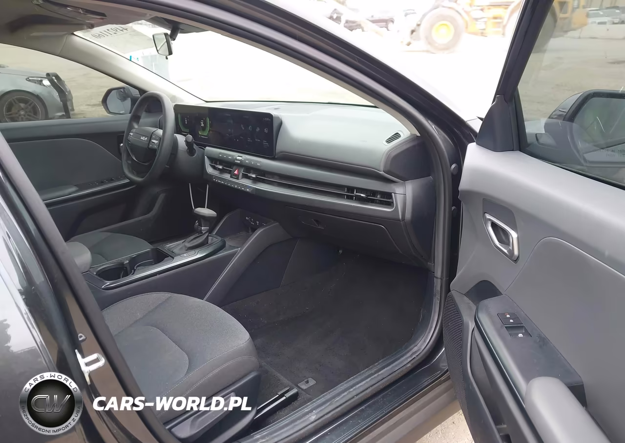 2025 Kia K4 Lxs VIN:3KPFT4DE5SE083868 - 5