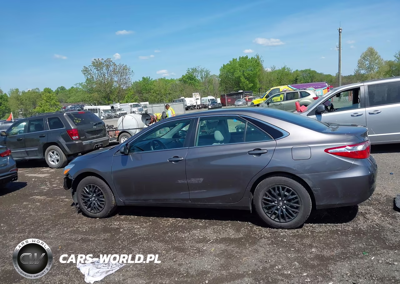 2015 Toyota Camry Le VIN:4T4BF1FK7FR511164 - 15