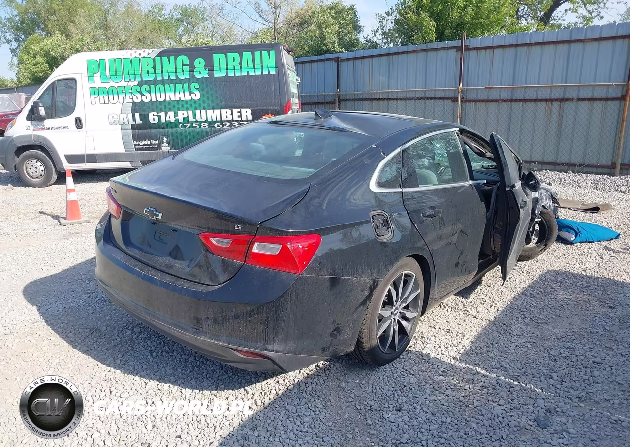2018 Chevrolet Malibu Lt VIN:1G1ZD5ST0JF277982 - 4