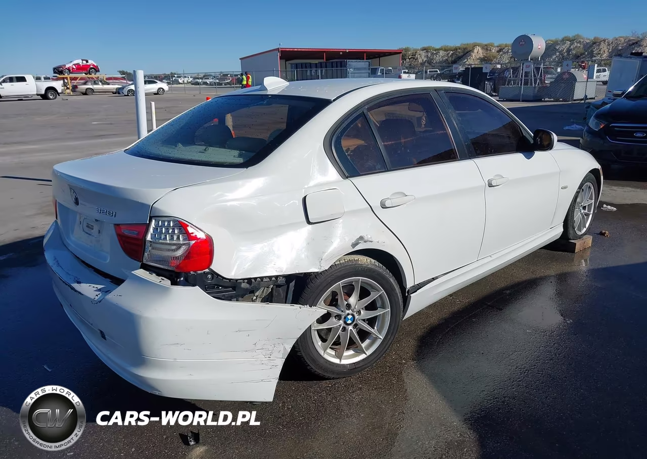 2010 BMW 328I VIN:WBAPH5G51ANM34810 - 4