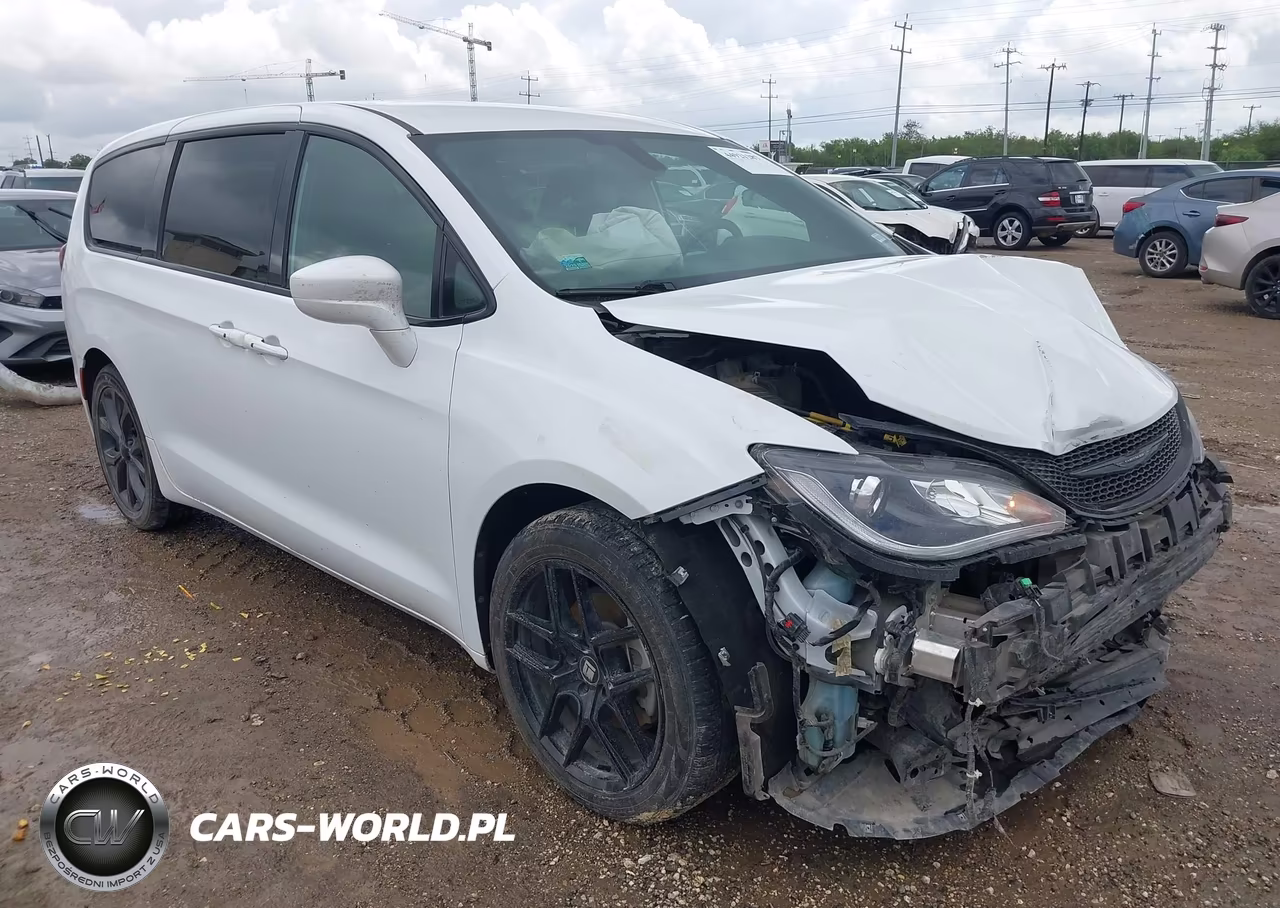 2019 Chrysler Pacifica Touring Plus – zdjęcie 1 z 17
