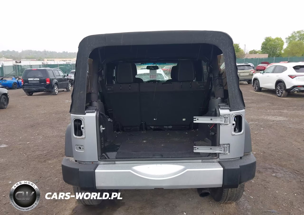 2015 Jeep Wrangler Unlimited Sahara VIN:1C4BJWEG4FL650181 - 15