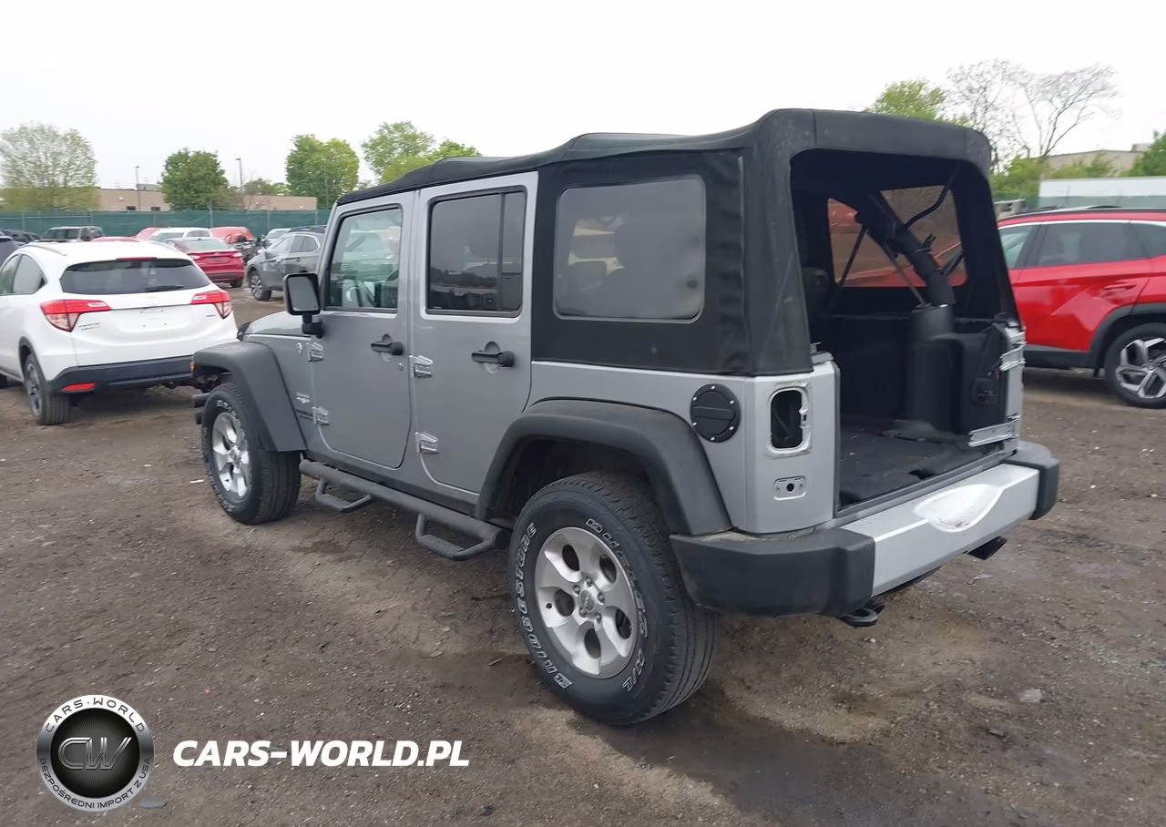 2015 Jeep Wrangler Unlimited Sahara VIN:1C4BJWEG4FL650181 - 3