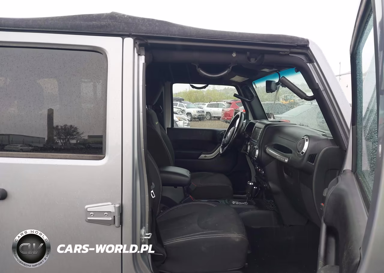 2015 Jeep Wrangler Unlimited Sahara VIN:1C4BJWEG4FL650181 - 5