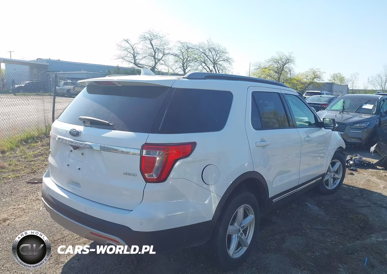2016 Ford Explorer Xlt VIN:1FM5K8D83GGC00558 - 4
