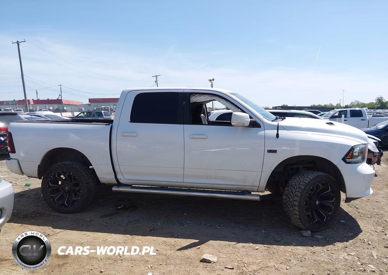 2016 Ram 1500 Sport VIN:1C6RR7MT6GS281043 - 14