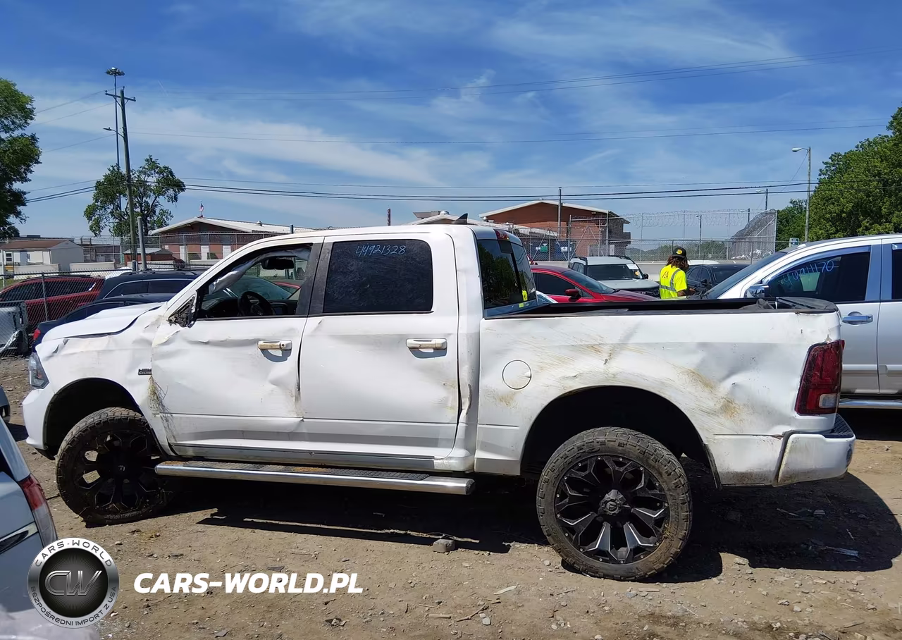 2016 Ram 1500 Sport VIN:1C6RR7MT6GS281043 - 15