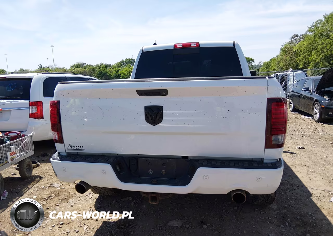 2016 Ram 1500 Sport VIN:1C6RR7MT6GS281043 - 17