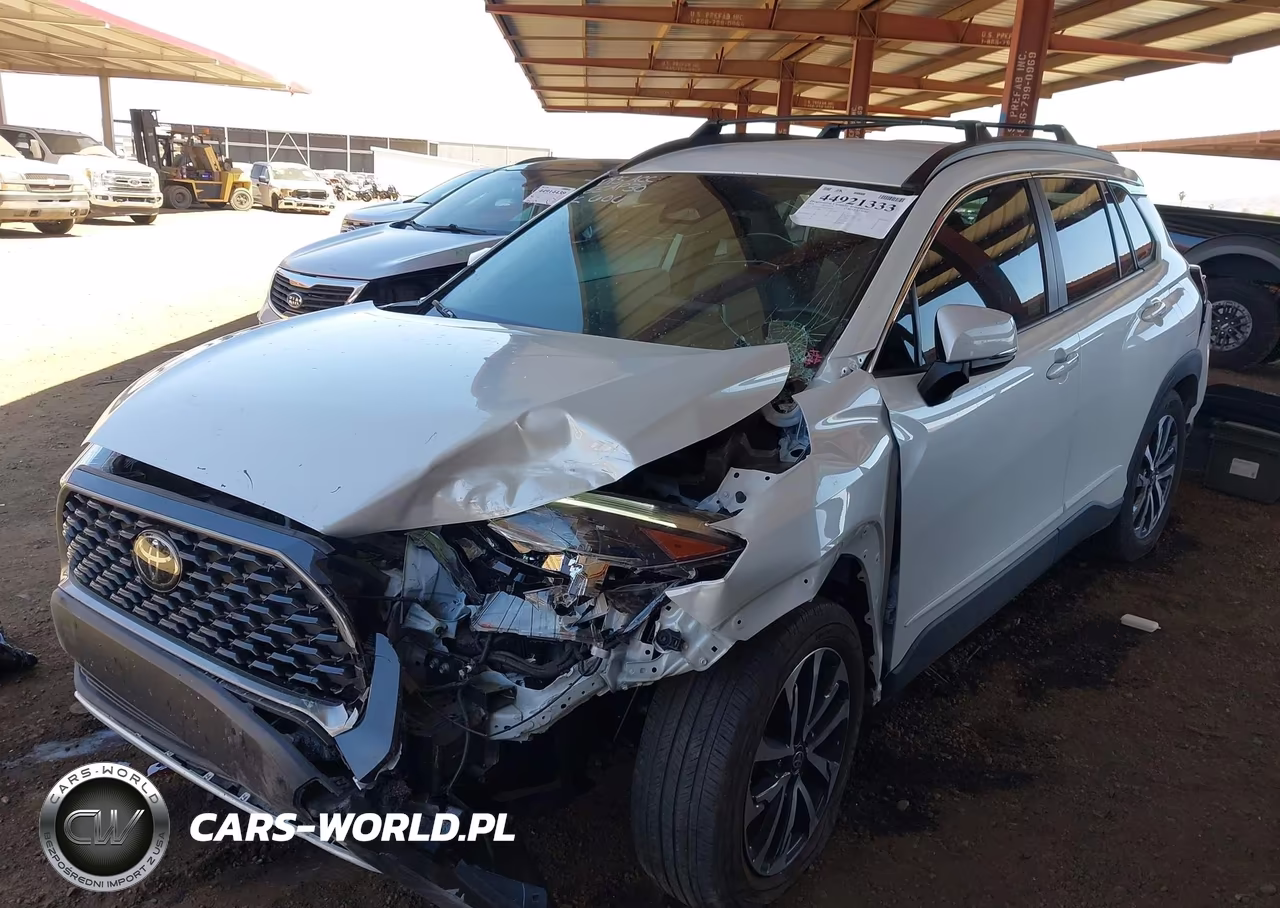 2024 Toyota Corolla Cross Xle VIN:7MUEAABG8RV115609 - 2