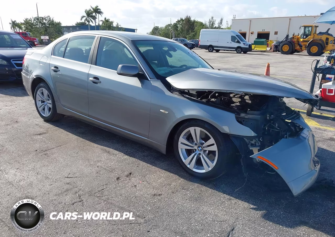 2010 BMW 528I