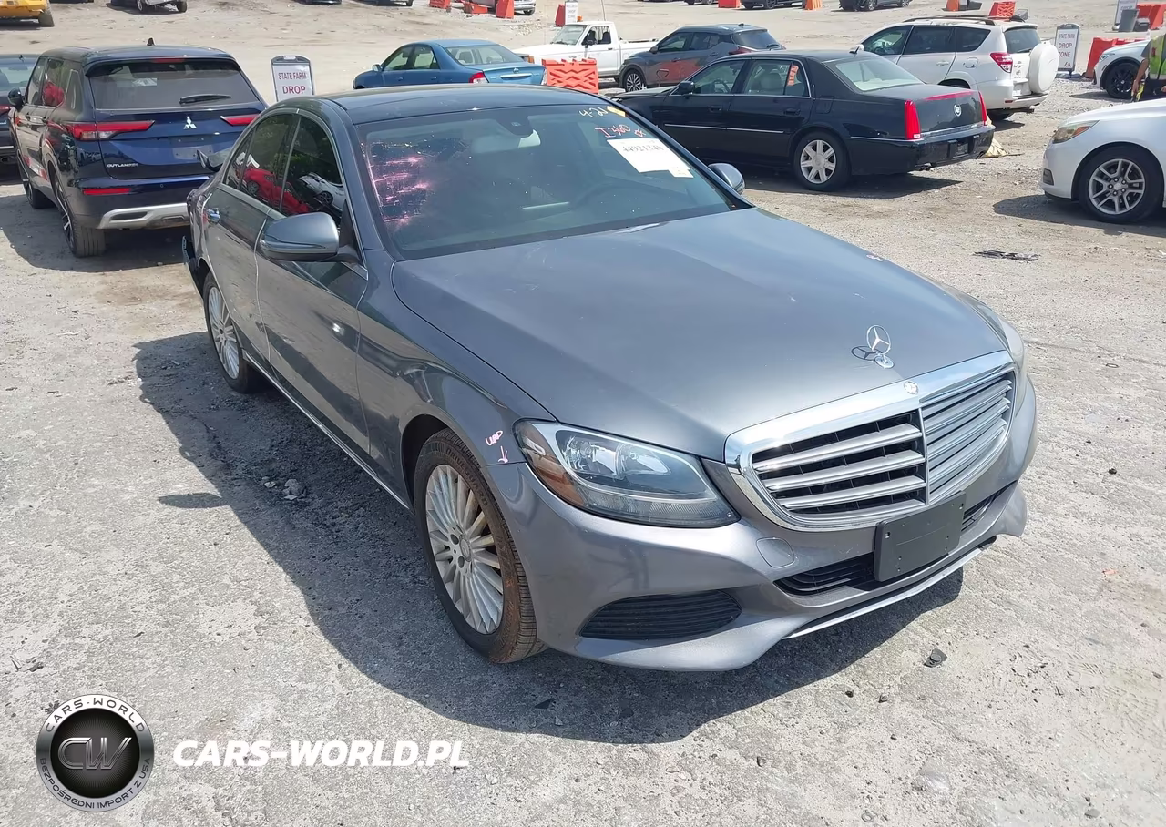 2017 Mercedes-Benz C 300 Luxury – zdjęcie 1 z 19