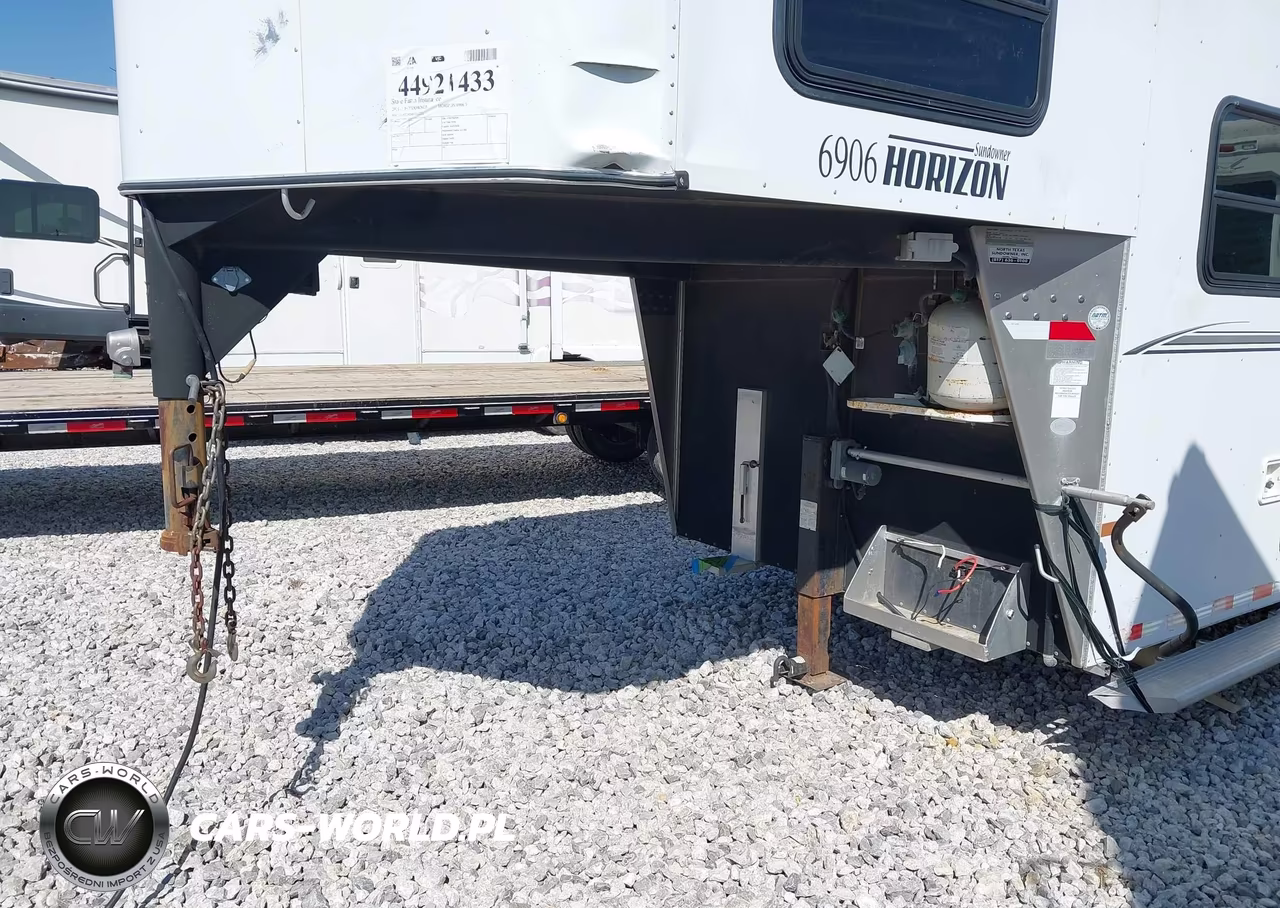 2011 Sundowner Horizon 6906 3 Horse VIN:13SHG2929B1HA5222 - 10