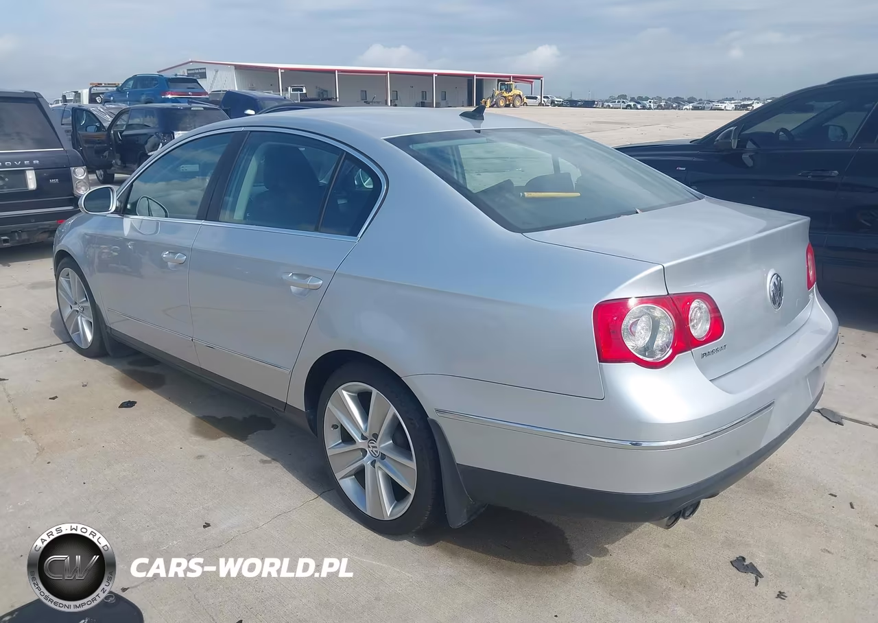 2010 Volkswagen Passat Komfort VIN:WVWJK7AN7AE135479 - 3