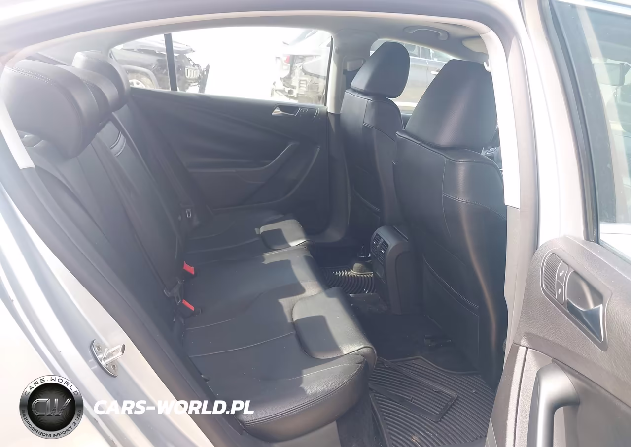 2010 Volkswagen Passat Komfort VIN:WVWJK7AN7AE135479 - 8