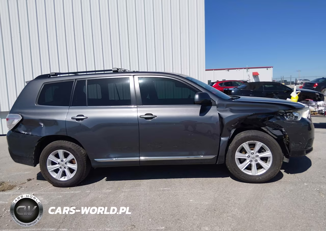 2013 Toyota Highlander Base V6 VIN:5TDBK3EH2DS179373 - 13