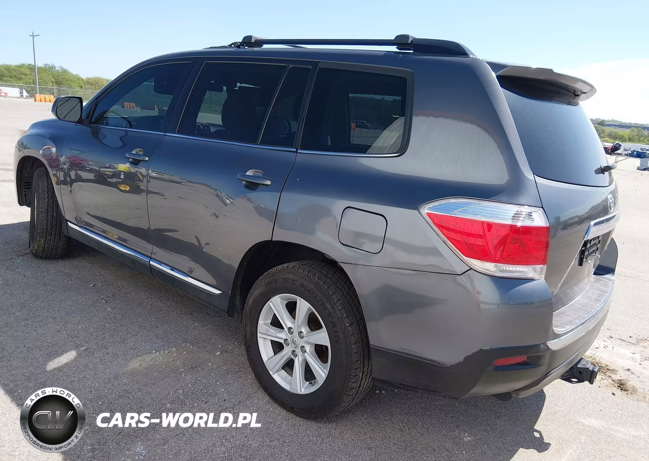 2013 Toyota Highlander Base V6 VIN:5TDBK3EH2DS179373 - 3
