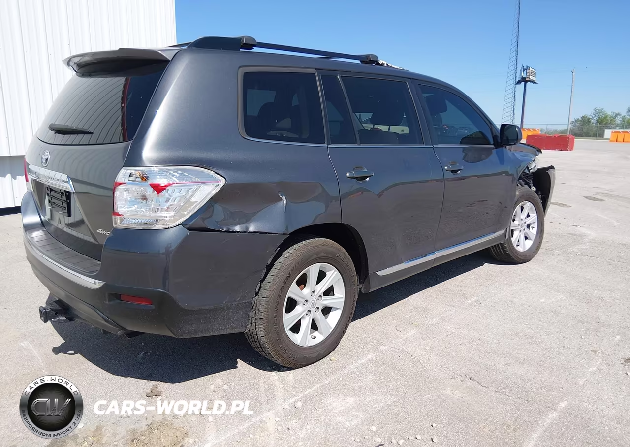 2013 Toyota Highlander Base V6 VIN:5TDBK3EH2DS179373 - 4