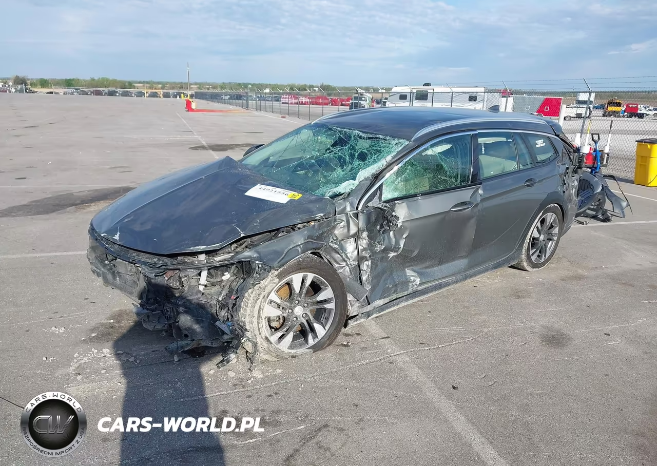 2018 Buick Regal Tourx Essence VIN:W04GV8SX0J1174424 - 2