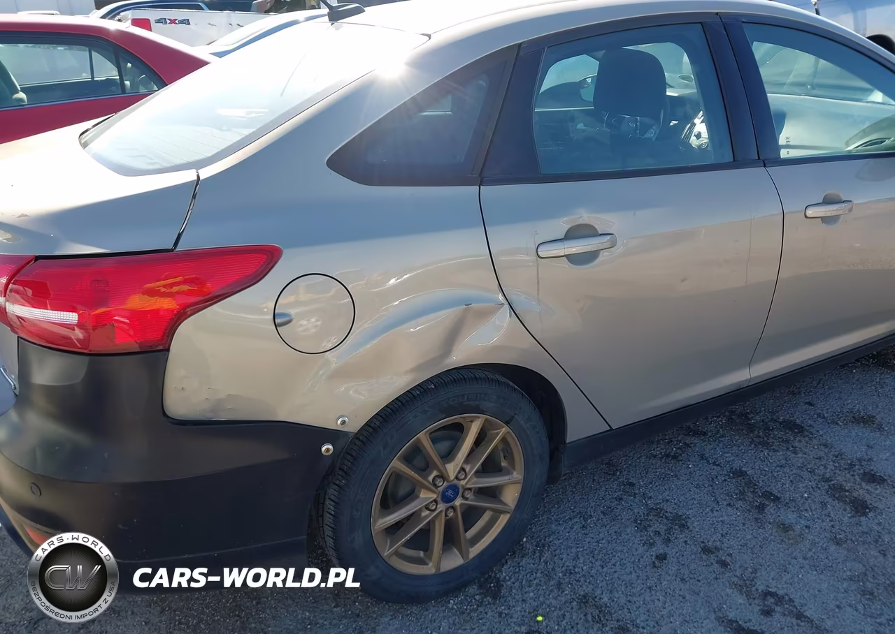 2016 Ford Focus Se VIN:1FADP3F22GL387298 - 6