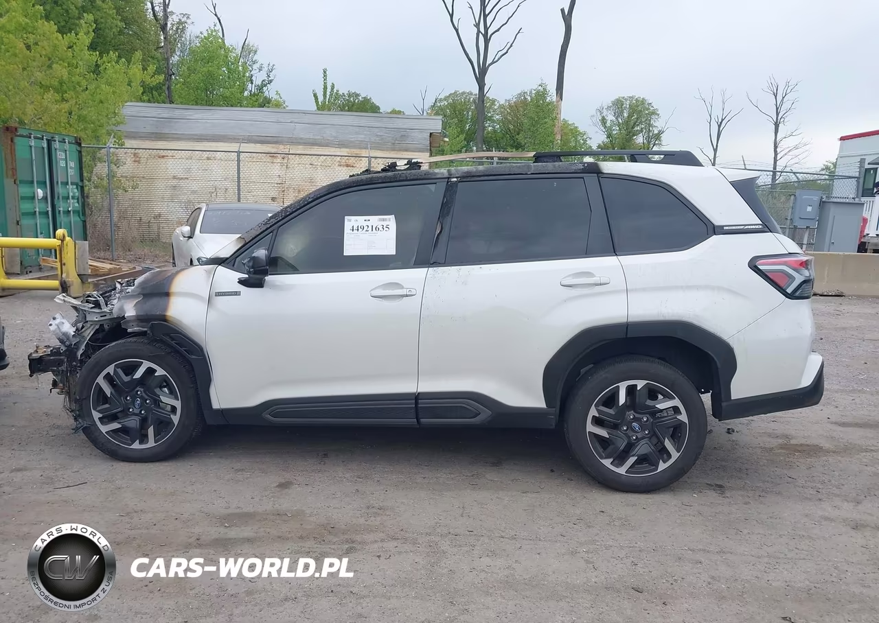 2025 Subaru Forester Limited Hybrid VIN:JF2SLSRD2SH450143 - 14