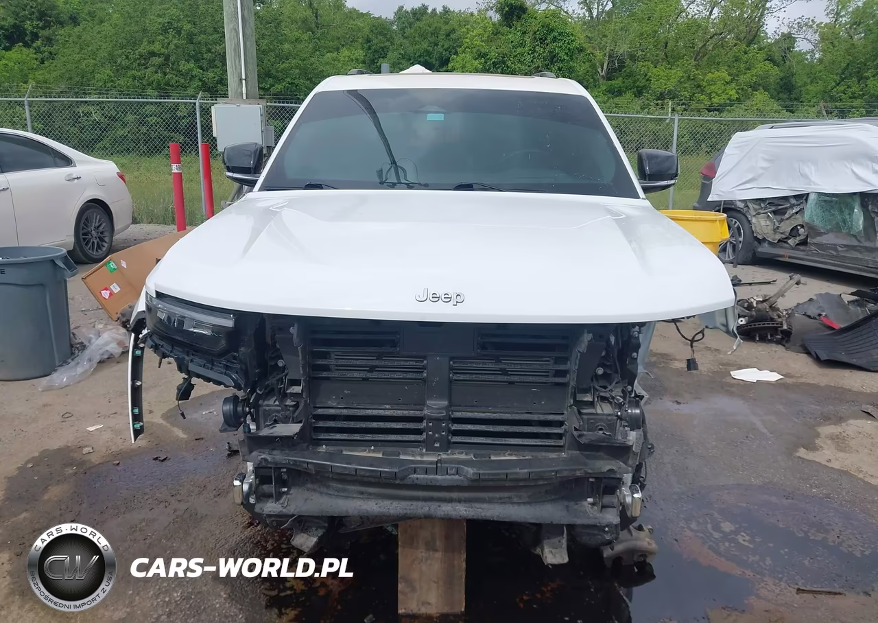 2023 Jeep Grand Cherokee L Overland 4X2 VIN:1C4RJJDG7P8705892 - 13