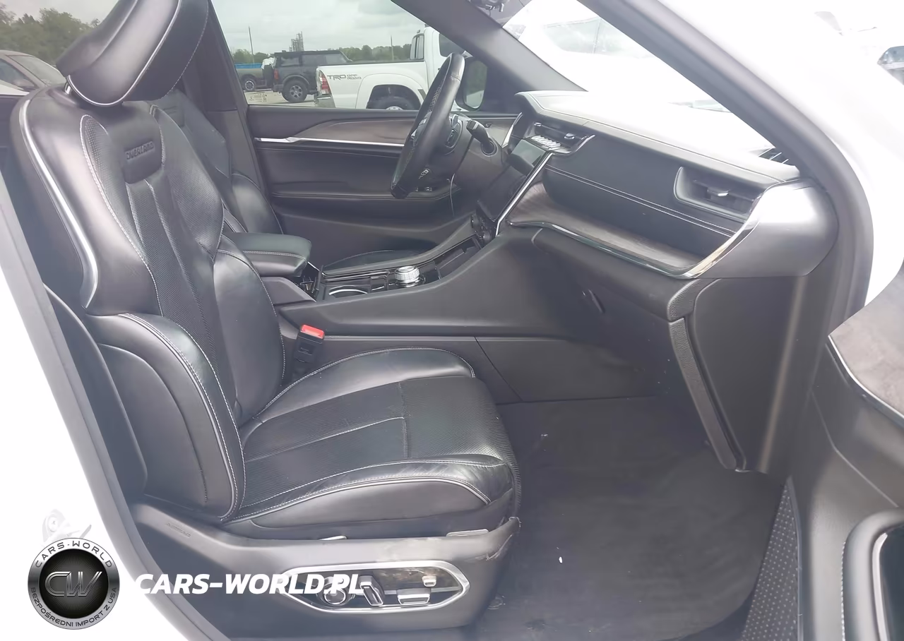 2023 Jeep Grand Cherokee L Overland 4X2 VIN:1C4RJJDG7P8705892 - 5