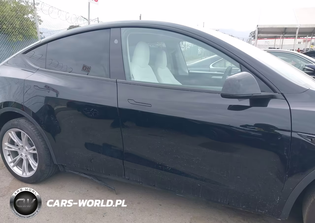 2024 Tesla Model Y VIN:7SAYGDEEXRA236129 - 13