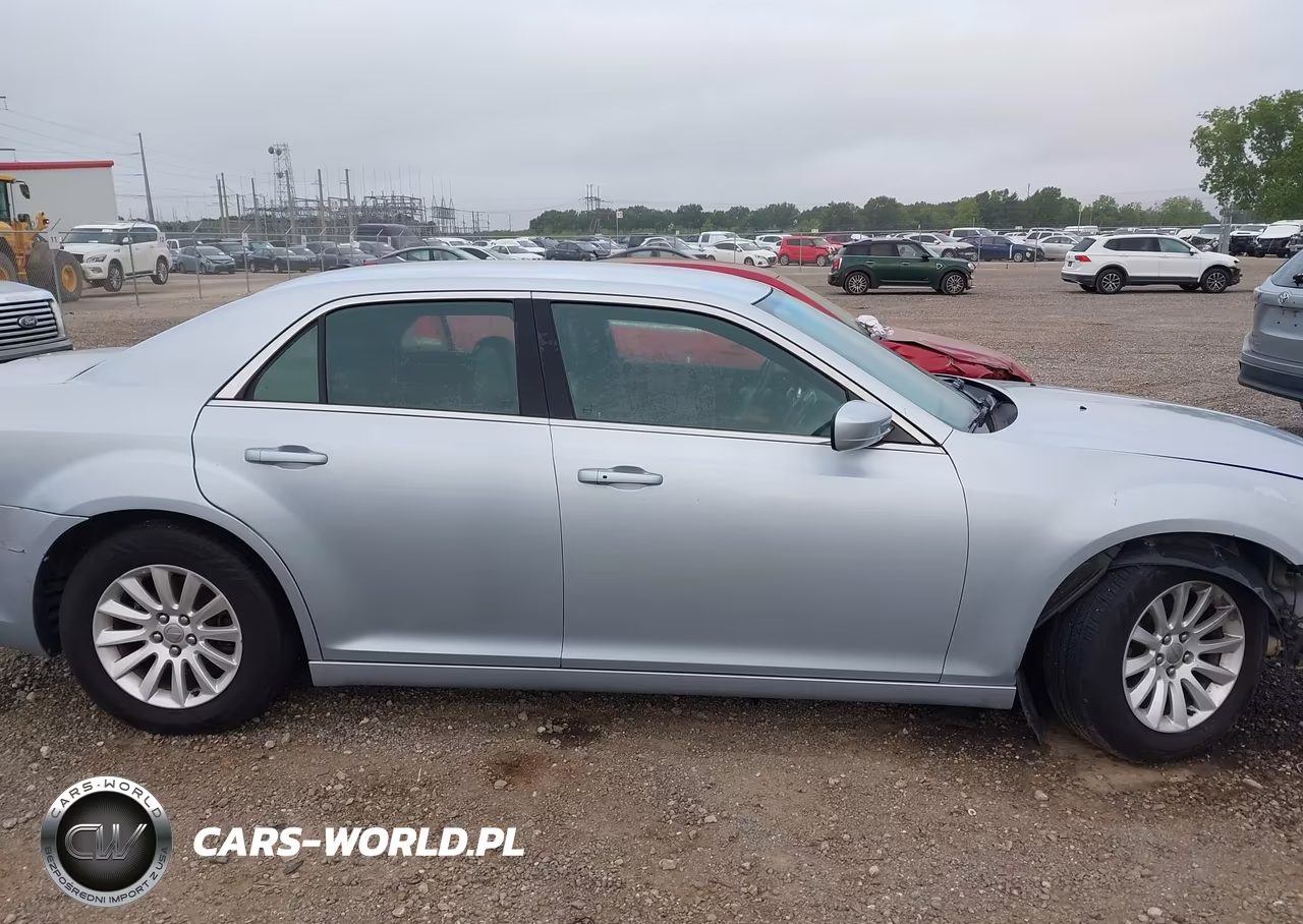 2013 Chrysler 300 Motown VIN:2C3CCAAG2DH709637 - 14