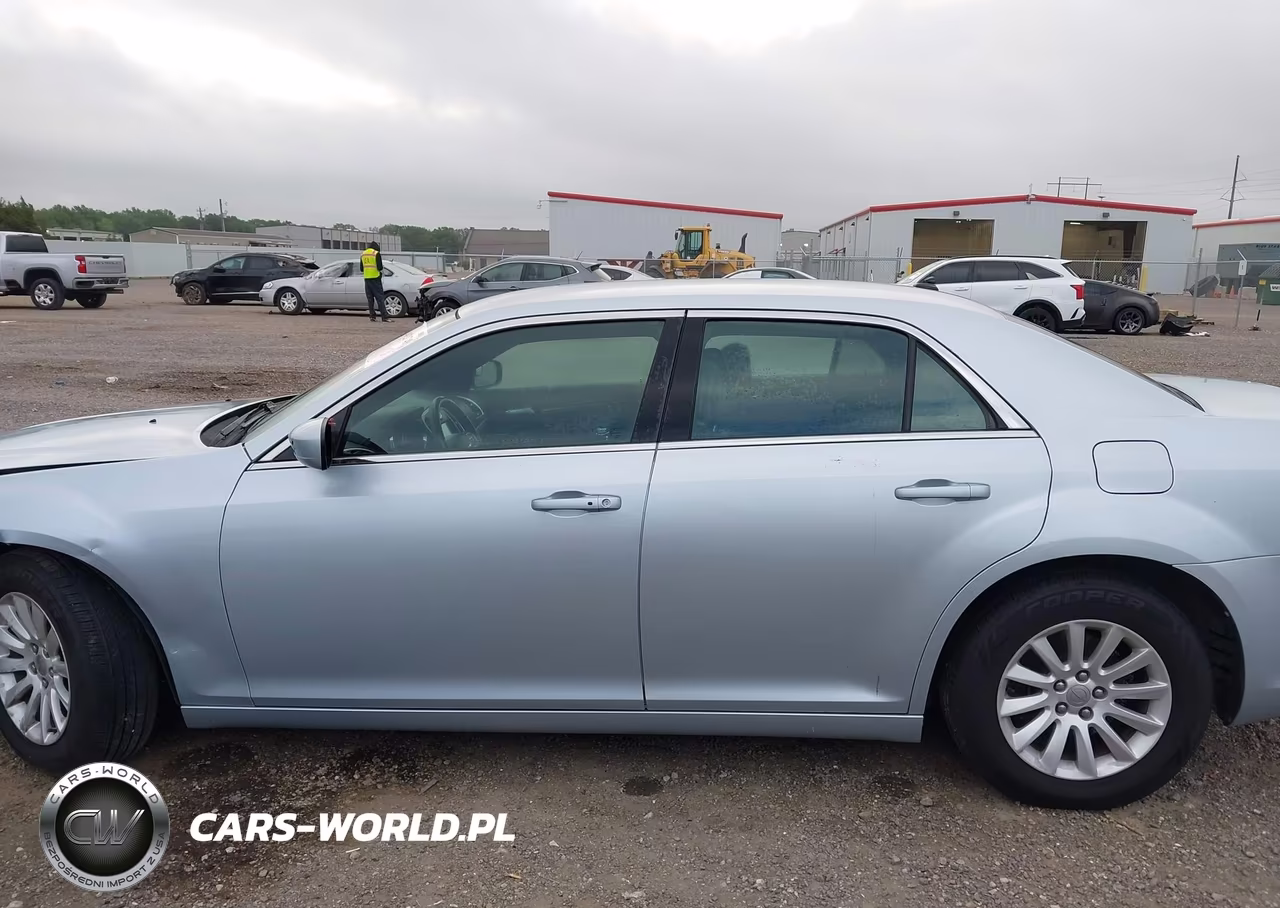2013 Chrysler 300 Motown VIN:2C3CCAAG2DH709637 - 15