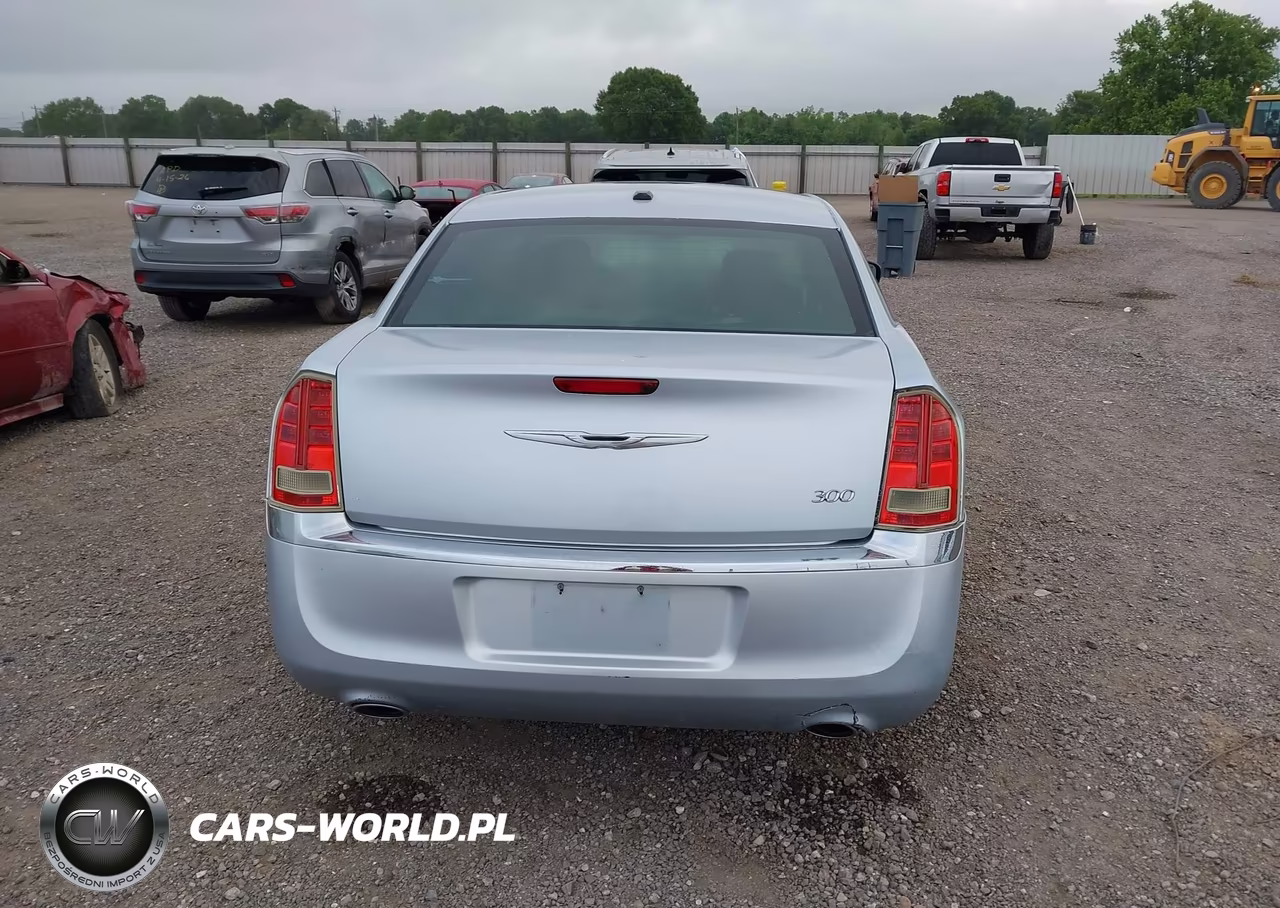 2013 Chrysler 300 Motown VIN:2C3CCAAG2DH709637 - 17