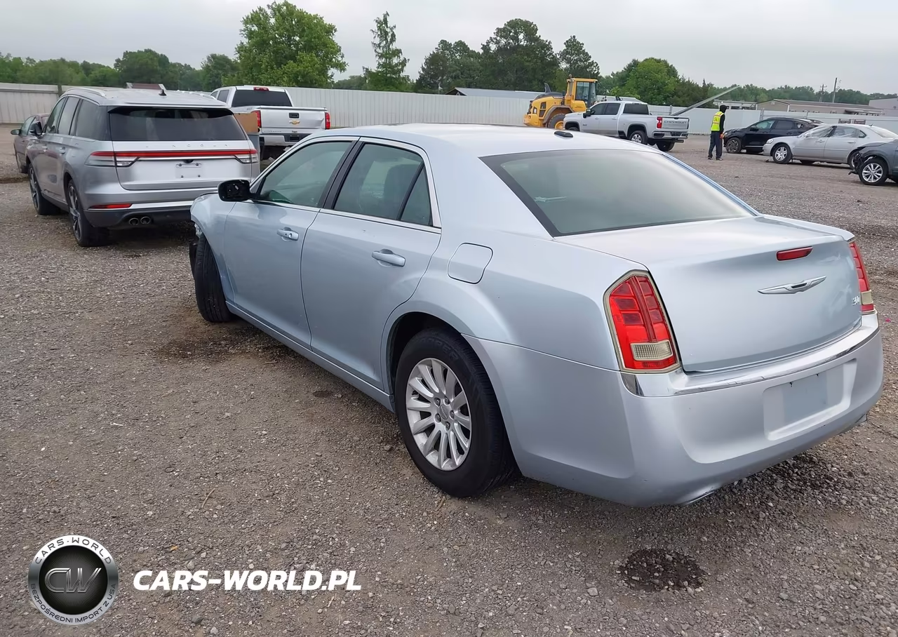 2013 Chrysler 300 Motown VIN:2C3CCAAG2DH709637 - 3