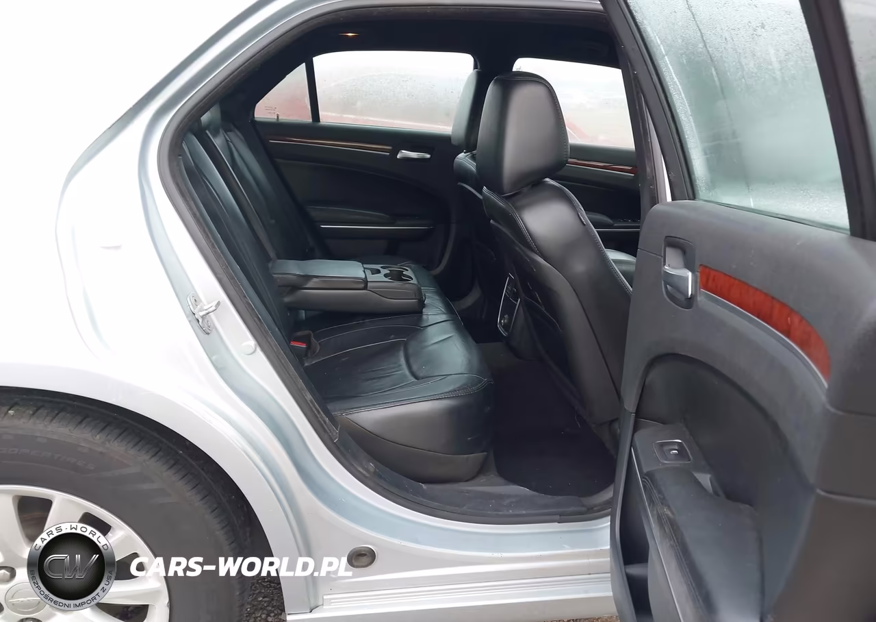 2013 Chrysler 300 Motown VIN:2C3CCAAG2DH709637 - 8