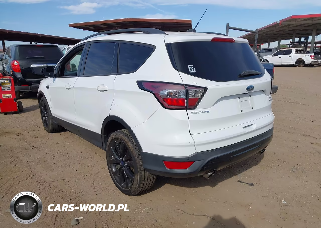 2017 Ford Escape Se VIN:1FMCU0GD7HUC67372 - 3