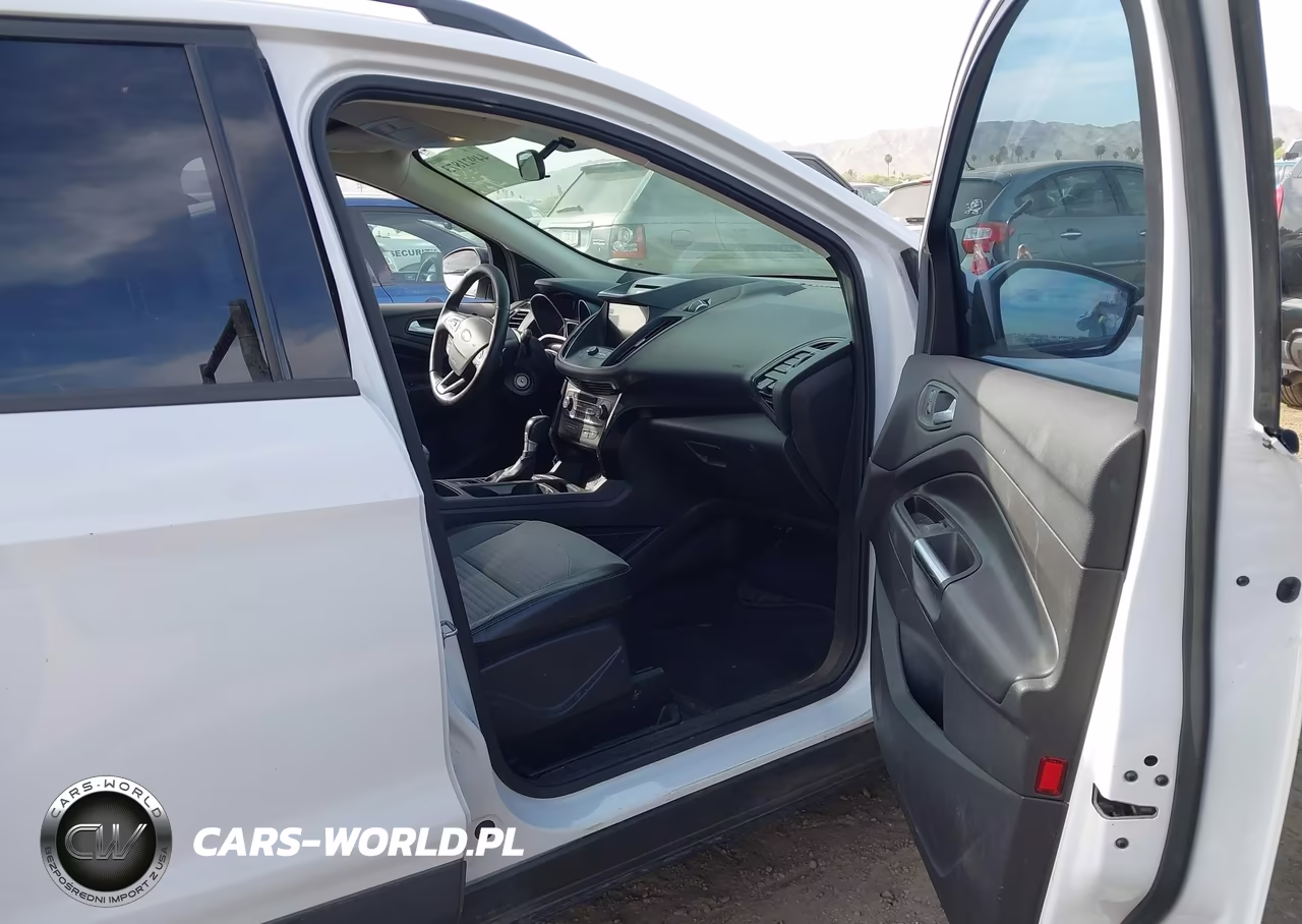 2017 Ford Escape Se VIN:1FMCU0GD7HUC67372 - 5